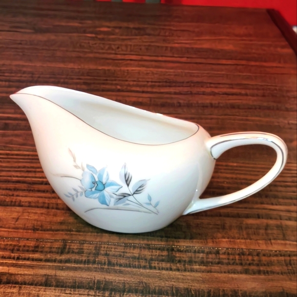 Super Diamond China | White With Blue Floral Design & Silver Rim | 39 Pieces - Picture 9 of 12